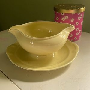 LuRay‎ Pastels by Taylor Smith Gravy Boat circa 1938-1961